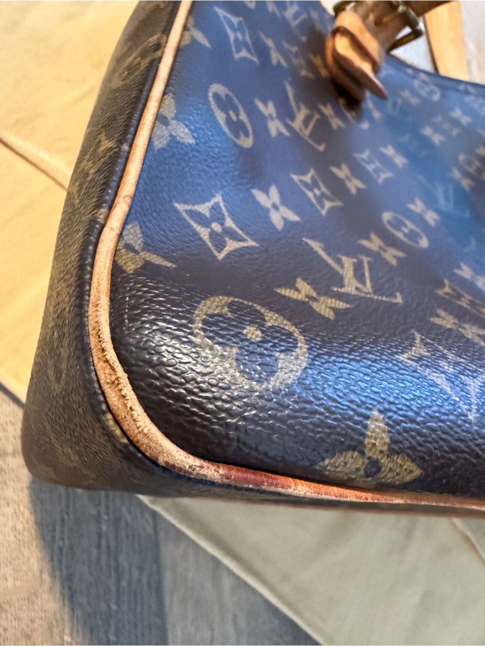 Louis Vuitton Monogram Tote with Natural Leather Trim, Authentic - Picture 10 of 13